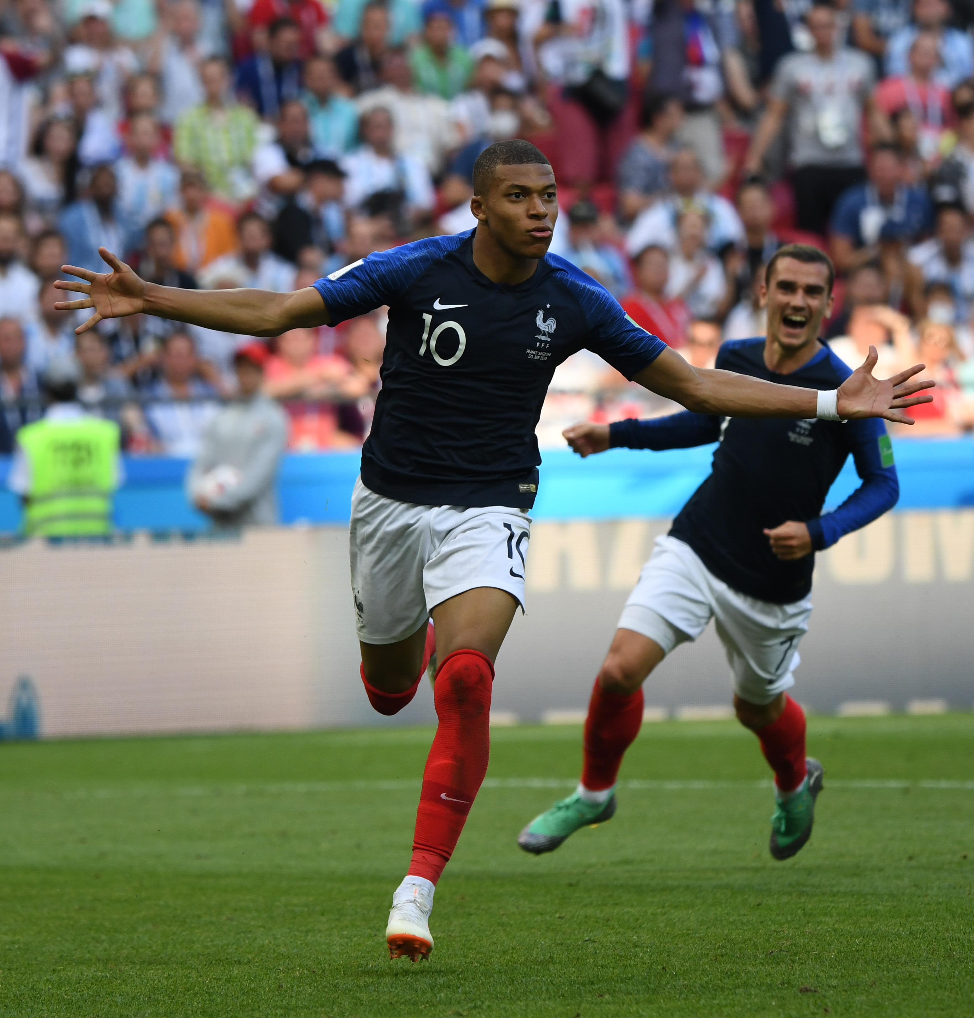 六台爆料皇马更衣室：卡瓦哈尔批裁判被打断，有人说都是狗屁借口