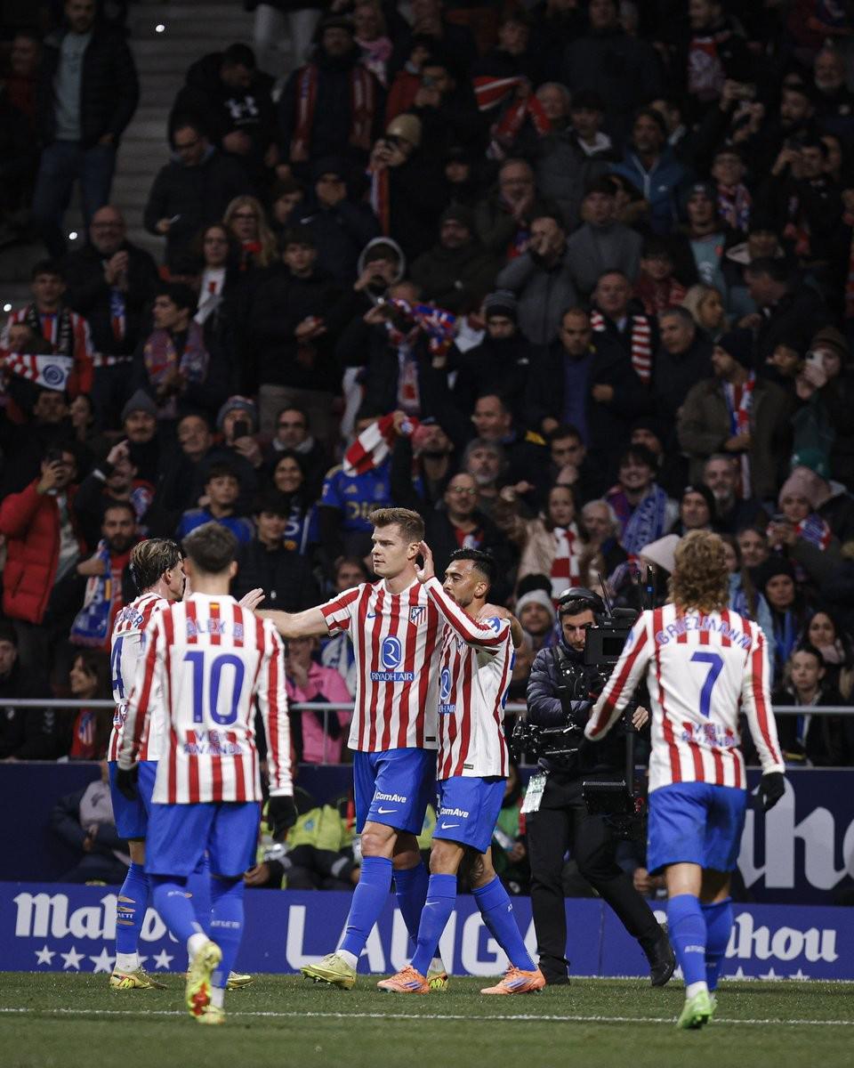 CBA：深圳男篮三分爆发 主场胜上海