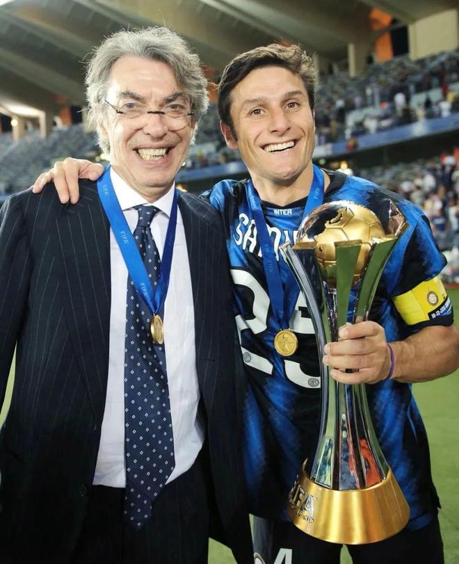 字母哥仅打3分钟伤退！雄鹿多点开花完成18分逆转捍卫主场