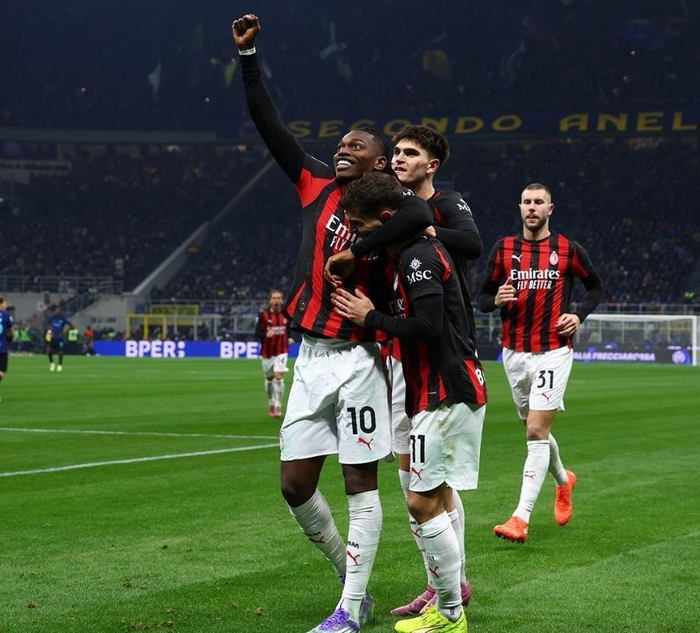 阿莫林：B费可能会因伤错过一些比赛，梅努下场也无法登场（阿莫林称B费恐因伤缺席部分比赛，梅努也将无缘下一战）