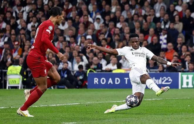 单场比赛4名效力英超球员进球，为荷兰国家队队史首次（荷兰国家队队史首次：单场四名英超球员建功）