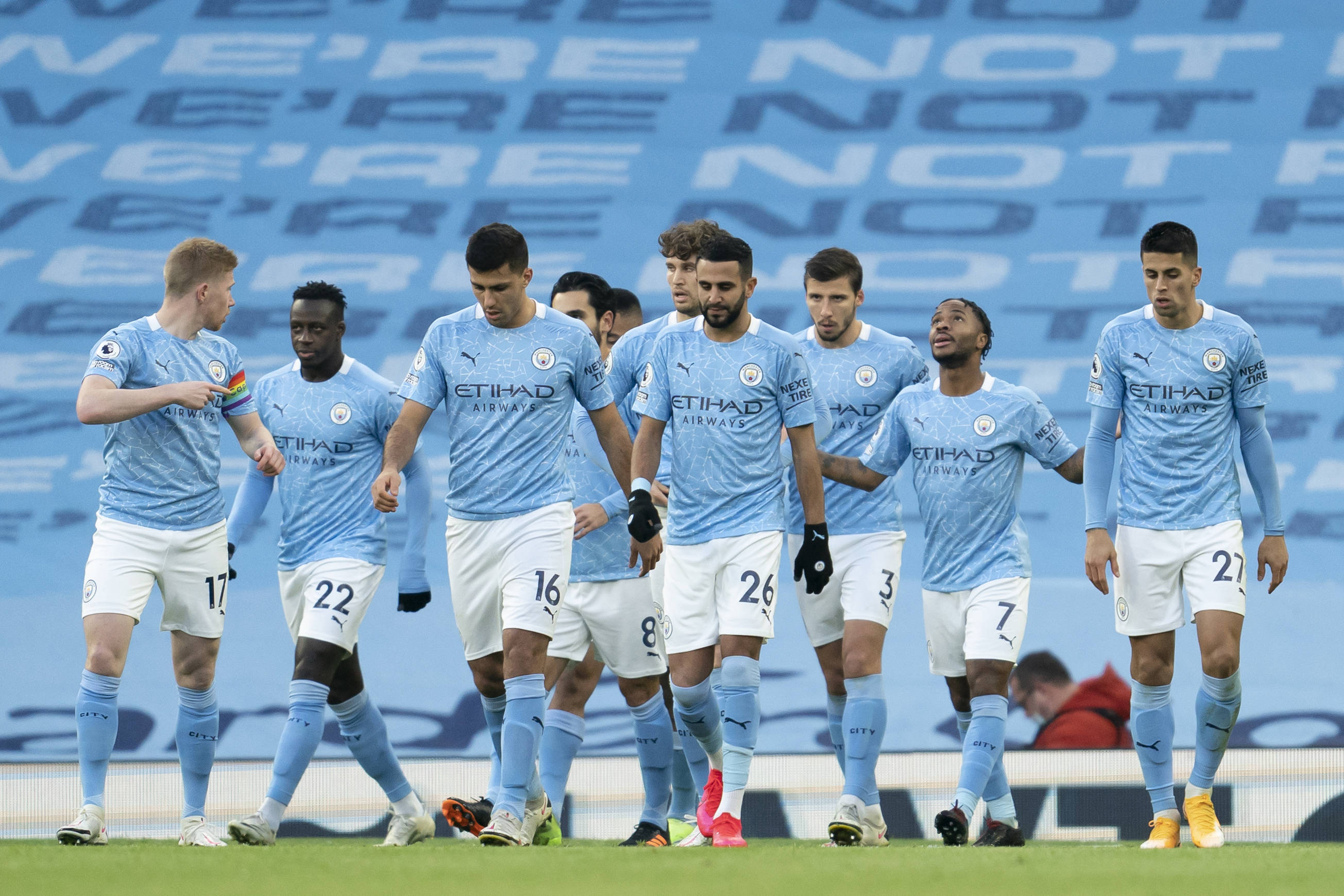 缺兵少将的上海海港，是中超唯一没有输给柔佛新山的球队（人手短缺仍不败，上海海港成中超唯一未输柔佛新山的球队）