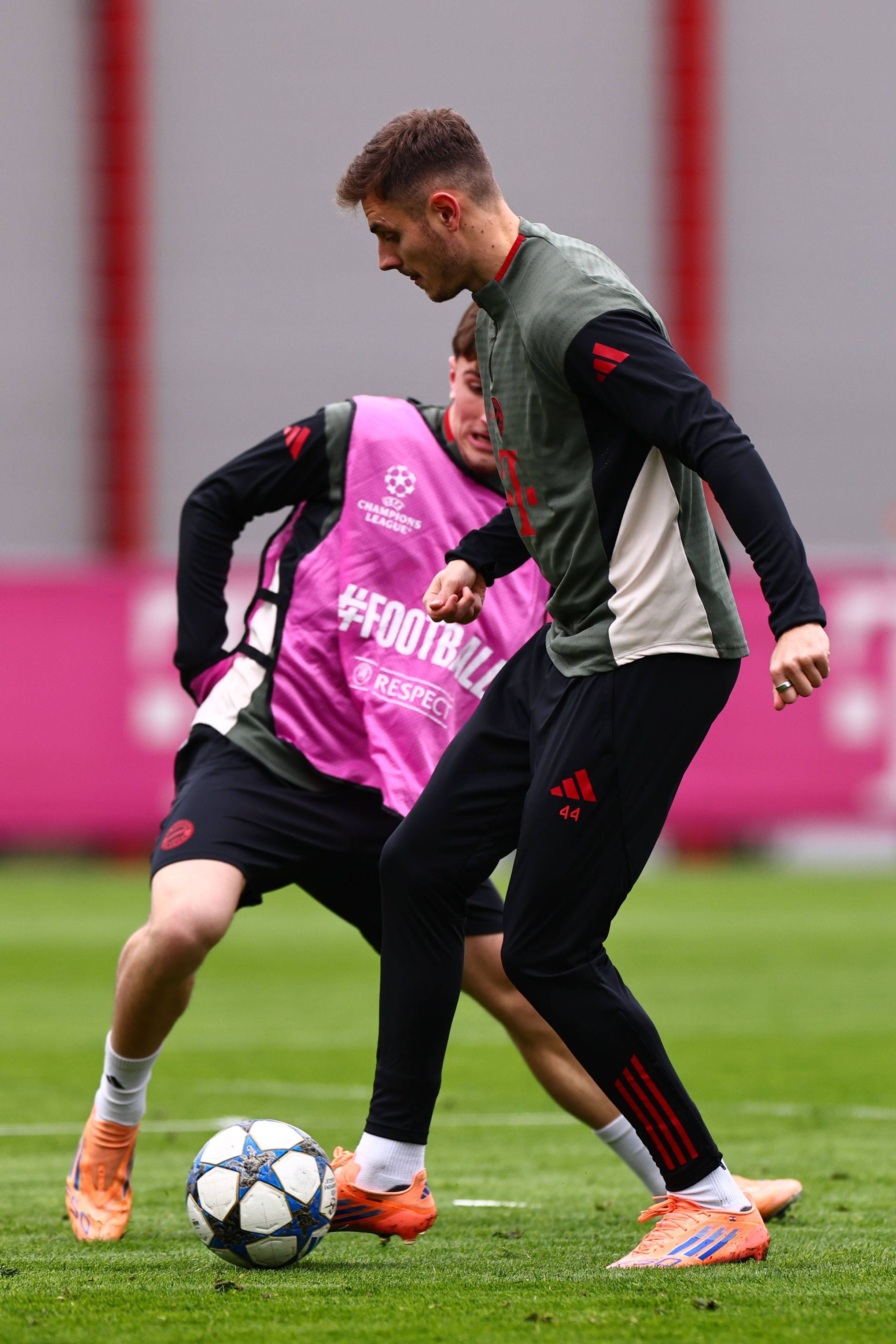 德甲身价涨幅榜：17岁小将卡尔暴涨4000万欧，赛义德-马拉上涨2200万欧（德甲身价飙升榜：17岁新星卡尔激增4000万欧，赛义德-马拉增值2200万欧）