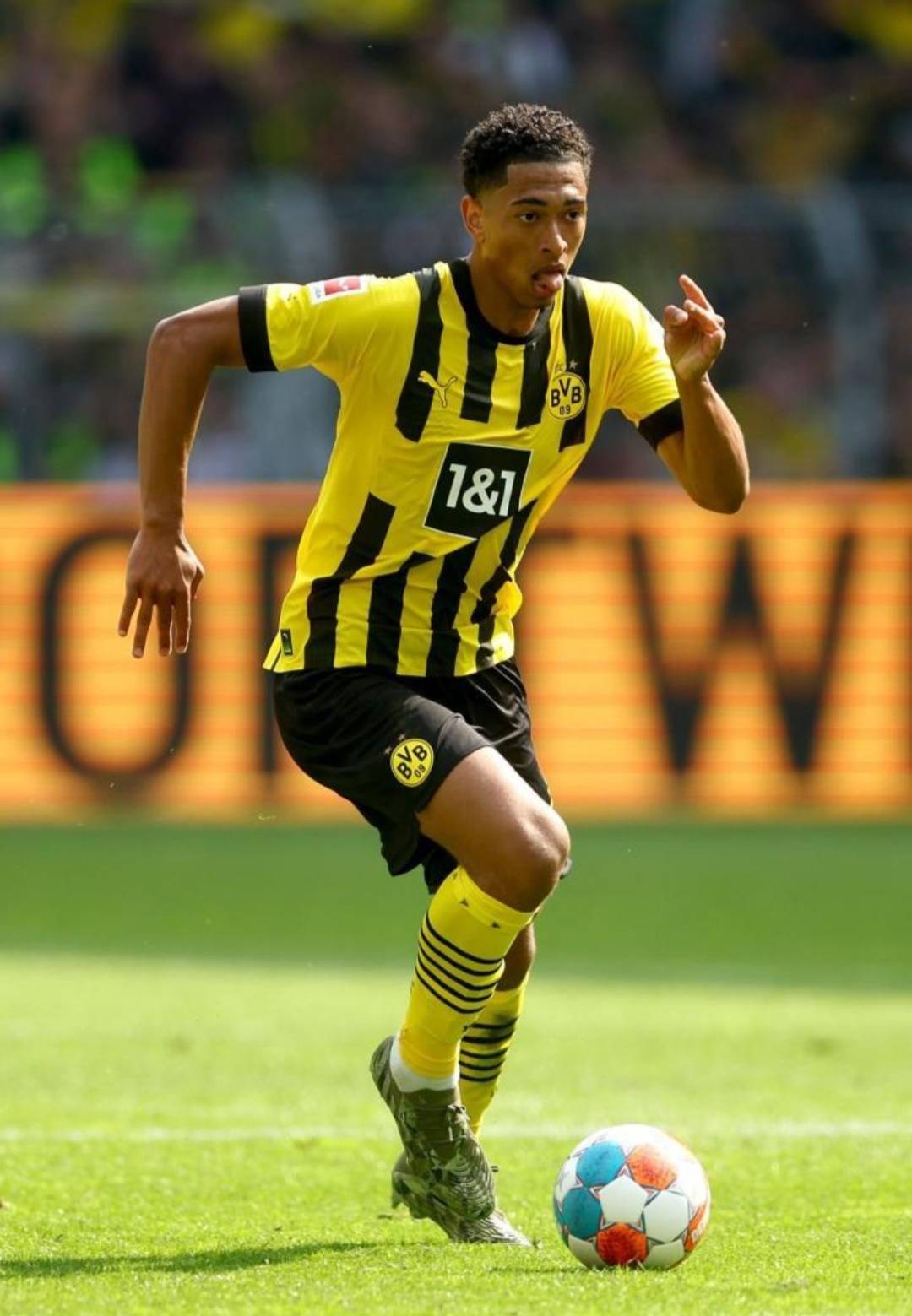 1-1战平，利物浦丢三分！英超积分榜：切尔西1-3惨败，阿森纳稳居榜首