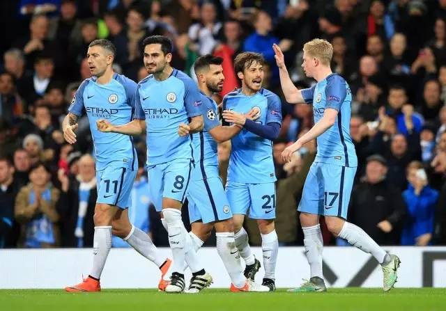 跟队记者：莱奥续约谈判还没正式开启，但俱乐部正在讨论